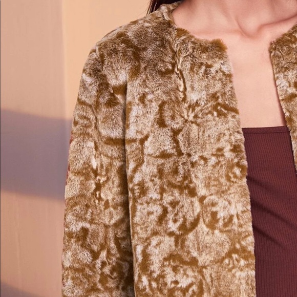 Open Front Fuzzy Coat NEVER WORN - Picture 4 of 5